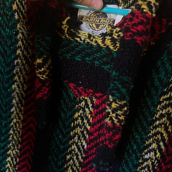 Drug rug hoodie.Very thick material, chunky hoodie strings, and hood - Picture 3 of 3